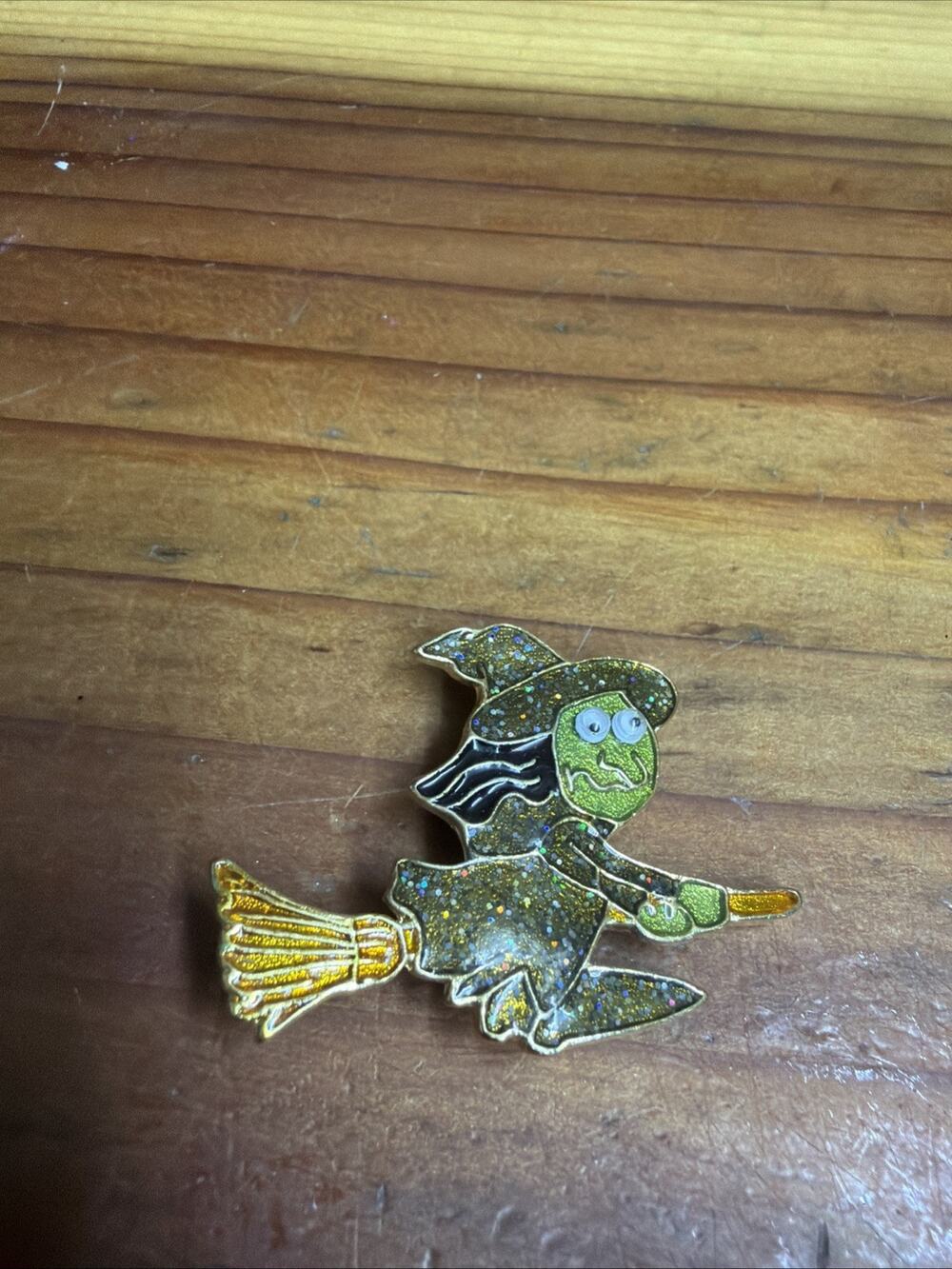 Halloween Glitter WITCH on Broom Googly Eyes Green Face Holiday Brooch Pin